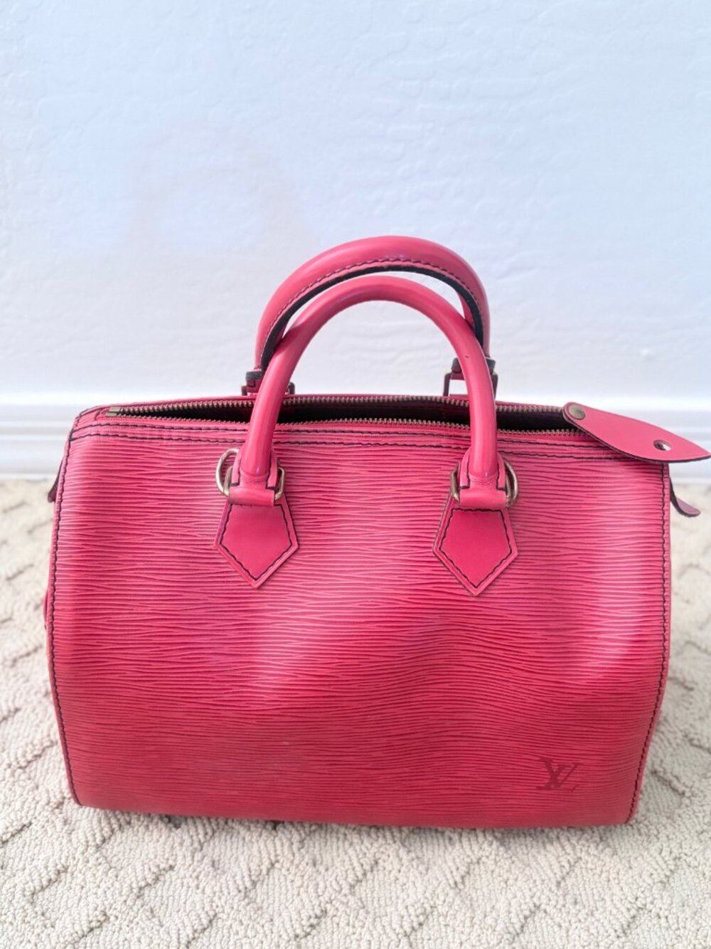 Louis Vuitton Pink Epi Leather Speedy Handbag free strap